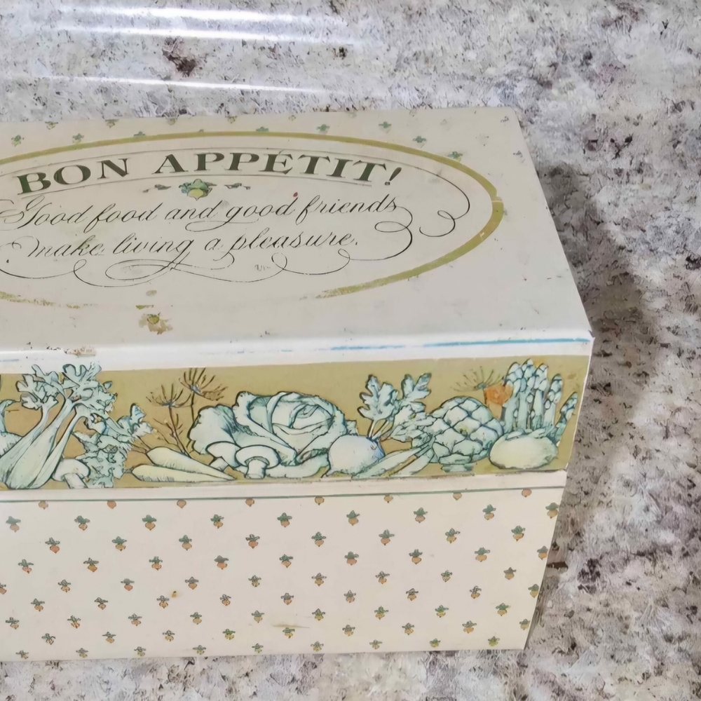 Hallmark Vintage Recipe Box with Orange and Green Design
